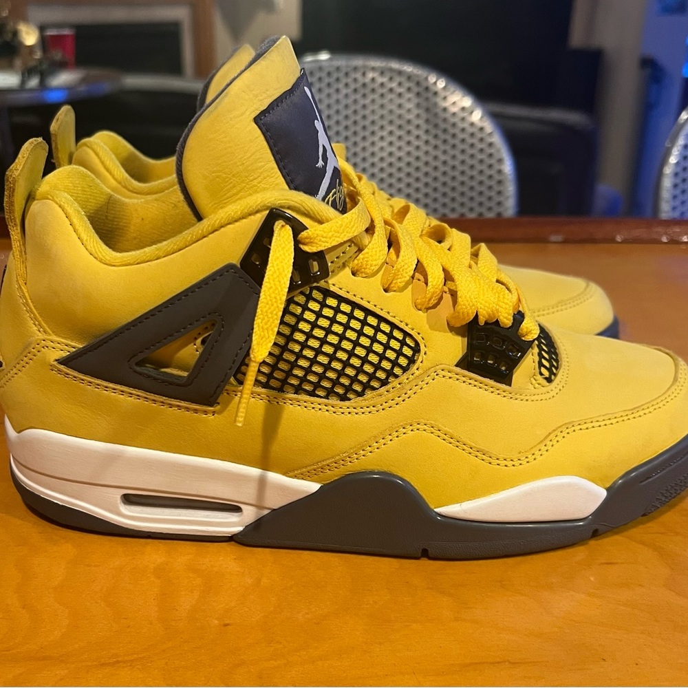 Jordan Lightning 4